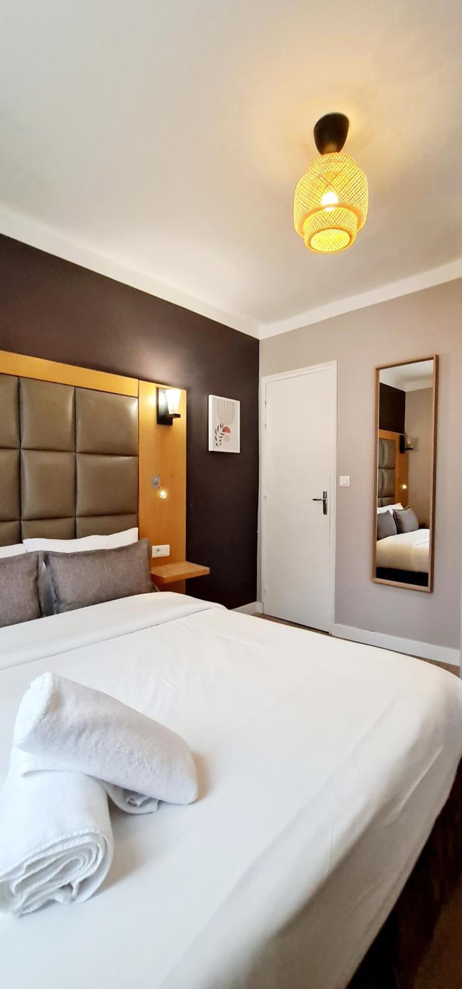 Dreibettzimmer mit eigenem Bad